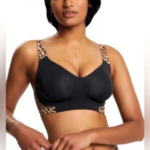 Evelyn and bobbie the beyond bra black wireless support size large